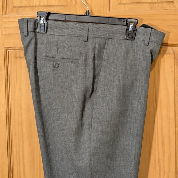 Haggar Slacks Tailored Fit Travel Performance Pants Gray Business Casual 36x30 - Picture 2 of 11